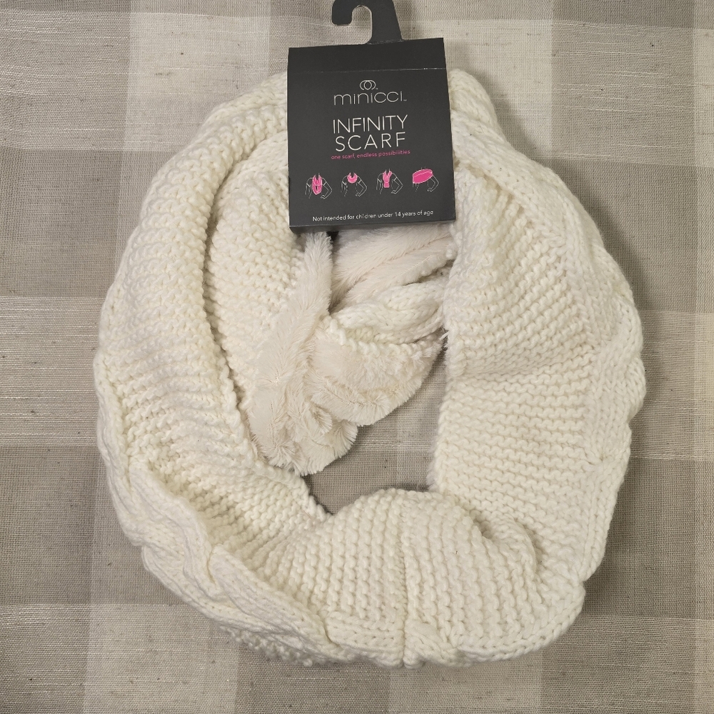 MINICCI Loop Ivory White Knit/ Fur Infinity Scarf Wrap~ New with Tag